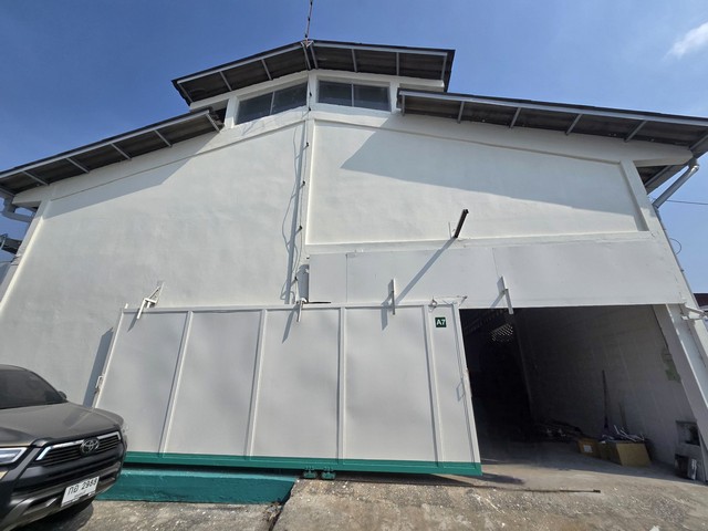 ให้เช่าโรงงาน โกดังเก็บสินค้า โมเดิร์น ติวานนท์/แคราย•พื้นที่อาคาร225ตารางเมตร•ไฟ 3 เฟส•จอดรถได้4คันการเดินทาง•ทางด่วนงามวงศ์วานแคราย รถไฟฟ้าสายสีม่วง สถานี กระทรวงสาธารณสุข ศูนย์ราชการนนทบุรี ถ. รัตนาธิเบศร์ ถ. ติวานนท์ ถ. งามวงศ์วาน ถ. นครอินทร์ ถ. กรุงเทพ-นนท์ วงศ์สว่าง ถ. รัชดาภิเษก ถ. ราชพฤกษ์*เหมาะสต๊อกสินค้า กระจายสินค้าขายออนไลน์ หรือทำออฟฟิศ*สถานที่ใ�