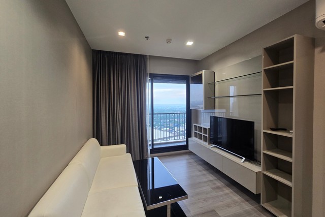 ให้เช่า คอนโด พร้อมอยู่ ริมแม่น้ำ เจ้าพระยา ห้องกว้างมากเหมือนอยู่เพนต์เฮาส์ทุกวัน เพียง 35,000 บาทต่อเดือน ส่วนกลางหรูหราครบครัน