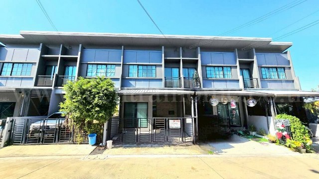 ทาวน์โฮม สิริ เพลส รังสิต เดินทางสะดวก ใกล้ทางด่วนบางพูน