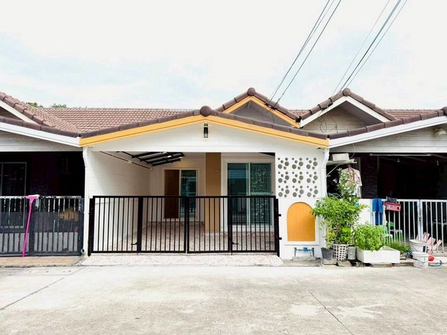 ขายทาวน์เฮาส์มือสอง รีโนเวทใหม่ มบ.ธนวรรณ แหลมฉบัง ศรีราชา ชลบุรี FP-H01545 