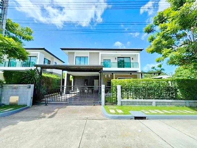 อ่อนนุช 70-1 พัฒนาการ87-107  ARL หัวหมาก 2.6 กม.ให้เช่าเบ้านเดี่ยว 2 ชั้น 4 นอน  สุดหรู หลังมุม ติดถนนเมน  รร.นนานาชาติชาร์เตอร์ 2.5 กม. 