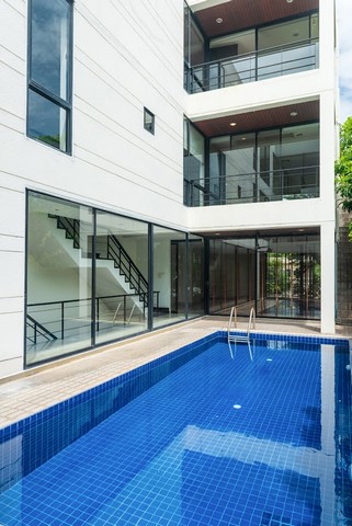 ให้เช่าบ้านเดี่ยว4ชั้นย่านอารีย์พญาไท 750 ตร.ม.พร้อมสระส่วนตัวใกล้BTSอารีย์กระทรวงการคลัง  เหมาะอยู่อาศัยและทำโฮมออฟฟิศสปาคลีนิคโฮสเทล