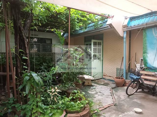 LS 934 ขายที่ดินแปลงมุม 74 ตารางวาพร้อมสิ่งปลูกสร้างย่านเสรีไทย81 สวนสยาม ใกล้สวนสยาม 