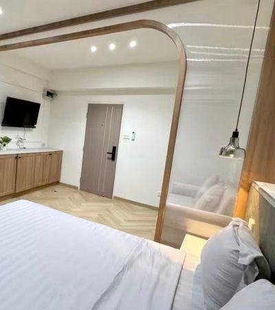 ให้เช่า 7,5000 เดือน* (สัญญา 1 ปี)SR Condo โซนหนองป่าครั่งคอนโดพร้อมอยู่ ใกล้เซ็นทรัลเฟส เดินทางสะดวก ของกินเพียบห้องว่าง 18 ก.พ. 2569.รายละเอียดห้อง• ขนาด 28 ตร.ม. (ตรงปก)• ห้องสภาพดี เฟอร์นิเจอร์ + เครื่องใช้ไฟฟ้าครบ• หิ้วกระเป๋าใบเดียว เข้าอยู่ได้เลย.ค่าเช่า• 8,500 บาท/เดือน (ระยะสั้น 3 เดือน)• 8,000 บาท/เดือน (สัญญา 6 เดือน)• 7,500 บาท/เดือน (สัญญา 1 ปี).ห้องว่างพร้อมเข้าอยู่ 18 ก.พ. 2569เงื่อนไขไม่ร�