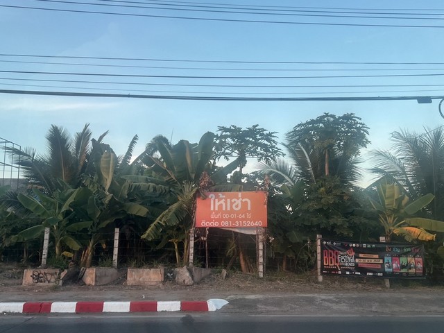 ให้เช่า  ที่ดินเปล่ารวม 2 แปลง ติดถนนราชสีมา - โชคชัย ใกล้แยกราชภัฎ ต.ในเมือง อ.เมือง จ.นครราชสีมา โฉนดเลขที่ 135673 , 5085• เนื้อที่ 00-0-44 ไร่ , 00-1-19.9 ไร่ รวม 00-1-63.9 ไร่ราคาเช่า : 30,000.- บาท/เดือนพิกัด ฉ.135673 : https://maps.app.goo.gl/G5vwqFgFxkpA7XaS9พิกัด ฉ.5085 : https://maps.app.goo.gl/WeVJ5bHgUKemMnT58สนใจสอบถามรายละเอียดได้ที่ : โทร 081-3152640