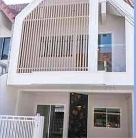 ทาวน์โฮมให้เช่า  ทำเลสนามบิน–แม่เหียะ พร้อมเฟอร์นิเจอร์ครบ เข้าอยู่ได้ทันที เหมาะสำหรับอยู่อาศัยหรือทำงานจากบ้าน