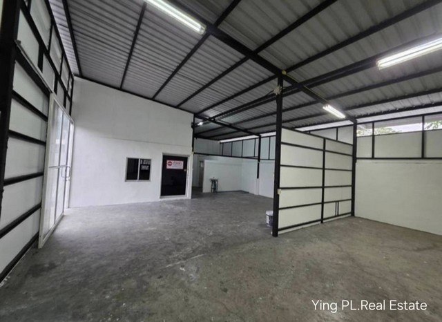 YG807 ให้เช่า โกดังเก็บสินค้า ในซอยลาดพร้าว 93 พร้อมออฟฟิศ เหมาะเป็นที่เก็บสินค้าติดต่อ  คุณหญิงโทร  064-345-9870Line  0643459870 คลิกที่นี่ https://line.me/ti/p/4XKklRrgLg พื้นที่ 168 ตารางวา มีออฟฟิศในดัวโกดัง โกดังสะอาดพร้อมเข้าอยู่ได้ทันที่ราคาเช่า 50,000 บาท/เดือน**เงินล่วงหน้า 1 เดือน เงินประกัน 2 เดือน**ติดต่อ  คุณหญิงโทร  064-345-9870Line  0643459870 คลิกที่นี่ https://line.me/ti/p/4XKklRrgLg PL. Real Estate Brokerบริการรับฝากขายเช่า คอนโด บ้าน ที่ดิน อ�