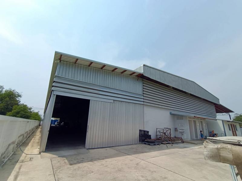 BST1006 ให้เช่าโกดัง ลาดกระบัง ใกล้สนามบินสุวรรณภูมิ เลียบมอเตอร์เวย์ พื้นที่ 800 ถึง 1000 ตารางเมตรติดต่อ Agent คุณบัว (Bua)Tel: 093-646-4597 LINE ID: Bua093ค่าเช่า 140,000 บาทต่อเดือน ต่อรองได้ให้เช่าโกดังและคลังสินค้า ทำเลศักยภาพย่านลาดกระบัง ติดถนนใหญ่ ถนนเชื่อมคลองมอญ ใกล้มอเตอร์เวย์ สนามบินสุวรรณภูมิ และ Airport Rail Link เหมาะสำหรับธุรกิจโลจิสติกส์ คลังสินค้า และศูนย์กระจายสินค้าโกดังตั้งอยู่ใน