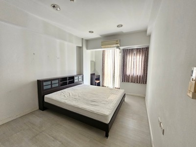 svs314  ให้เช่า คอนโดศุภวรรณริเวอร์เพลส ตึกE ห้องมุมทำเลที่ตั้ง: ซอยลาดกระบัง 54 (ใกล้สนามบินสุวรรณภูมิ) ตำบลบางเสาธง อำเภอ บางพลี สมุทรปราการรายละเอียด :- ห้องขนาด 49 ตรม. ห้องมุม- 1 ห้องนอน 1 ห้องพักผ่อน 1 ห้องน้ำ- ตึก E ชั้น 6-ห้องกว้างที่สุดในคอนโดย่านลาดกระบัง- บรรยากาศดี เงียบสงบ ร่มรื่นย์- เหมาะสำหรับผู้ที่ทำงานในสนามบินสุวรรณภูมิ ,King Power ซอยวัดศรีฯ, ม.หัวเฉียว- ปลอดภัย �