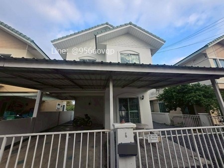 sss519 ขาย บ้านแฝด  สินทรัพย์2 รังสิตคลอง4 รีโนเวทแล้ว เข้าอยู่ได้เลย ที่ตั้ง ธัญญะคลอง 4 อยู่ฝั่งคลอง ถ.รังสิต-นครนายก ต.บึงยี่โถ อ.ธัญบุรี จ.ปทุมธานีขนาดที่ดิน:  37.6 ตรว.พื้นที่ใช้สอย: 102  ตรม.อาคารสูง:             2ชั้นจำนวนห้องนอน: 3นอน  จำนวนห้องน้ำ:  3ห้องเฟอร์นิเจอร์: ตู้เสื้อผ้า เตียงนอน โซฟา โต๊ะอาหาร ทั้งหมดเป็นของ IKEA เครื่องใช้ไฟฟ้า: ไมโครเวฟ  ตู้อบ หัวเตาทำกับข้าว4 หัว  เครื่