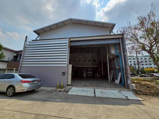 ให้เช่าโกดังใหม่ พร้อมออฟฟิศ 2 ชั้น ซอยบางนา 49 เหมาะสำหรับคลังสินค้า สำนักงาน หรือธุรกิจออนไลน์ใกล้แหล่งธุรกิจ ศูนย์การค้า และทางด่วน ราคาเช่า 35,000 บาท / เดือน ( ประกัน 3 เดือน ล่วงหน้า 1 เดือน )ที่ตั้ง ถนนบางนาตราด กม.7 ซอยบางนาตราด 49 ตำบลบางแก้ว อำเภอบางพลี จังหวัดสมุทรปราการ 10540ติดต่อ : คุณภัสพงณ์ 0634098164Line : binkem22https://www.facebook.com/profile.php?id=61581484955548เนื้อที่ 60 ตารางวา (สร้างเต็มพื้นที่) พื้น