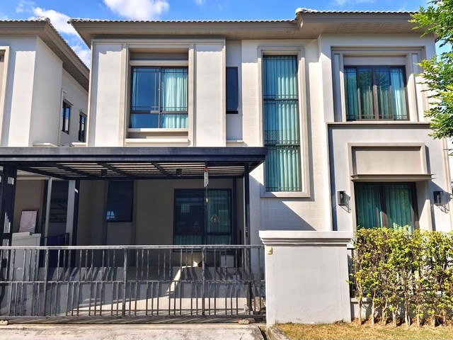 วัชรพล-สุขาภิบาล5 ฮวงจุ้ยบ้านเลขที่ดีเฮง บ้านเดี่ยว2ชั้นให้เช่า ทิศใต้ 50.8ตารางวา•3 ห้องนอน  4 ห้องน้ำ•1ห้องโถงรับแขกและนั่งเล่น  1 ห้องครัว • แอร์จำนวน 4 เครื่อง  •ที่จอดรถ2คัน-รับชาวต่างชาติ-ไม่รับจดรูปแบบบริษัท*สามารถเลี้ยงสัตว์เลี้ยงได้ (พันธุ์เล็ก)อยู่ถนน สุขาภิบาล5 แขวงออเงิน เขตสายไหม  กรุงเทพฯ10220-การเดินทางสะดวก-ถนนหทัยราษฎร์,ถนนจตุโชติ-กาญจนาบางนา-บางปะอ