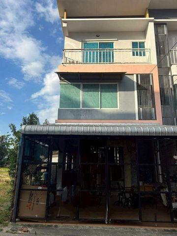 โซนเจ็ดยอด ขายด่วน! 5 ล้าน 22.9 ตรว. ทาวน์โฮม 3 ชั้น #เหมาะค้าขาย ทำออฟฟิศ หรืออยู่อาศัย ใจกลางเมืองเชียงใหม่