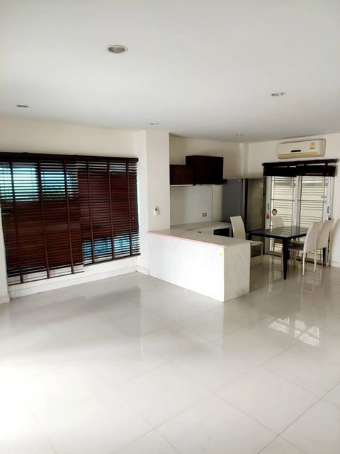 PP457 ขายทาวน์เฮ้าส์ 2 ชั้น โครงการ เนอวานา คลัสเตอร์ รามคำแหง  NIRVANA CLUSTER RAMKHAMHAENG รามคำแหง-ราษฏร์พัฒนา  ซอยรามคำแหง160 (ซอยมิสทีน )ราคา 3,500,000 บาทติดต่อ คุณช่อผกา โทร 0616198565 LINE 0616198565สำรอง LINE 0812523279 ส่งลิ้งก์ไว้ได้เลย-โครงการ เนอวานา คลัสเตอร์ รามคำแหง หลังมุม ถนนเมน -ที่ดิน 26 ตารางวา -3 ห้องนอน 2 ห้องน้ำ-1 ห้องรับแขก-1 ห้องครัว-1 โรงจอดรถ-แถมเฟอร์นิเจอร์ทั้งหมด แอร์ 3 ตัวที่ตั้ง ถนนราษฎร์พัฒนา ร�