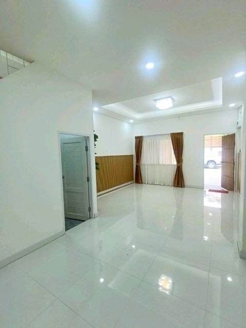 ให้เช่าทาวเฮ้าส์ 2 ชั้น โรงเบียร์เยอรมันตะวันแดง รร.นานาชาติกีรพัฒน์ 600 ม. 2นอน  รามอินทรา 190ม.MRT วัชรพลCentral EastVille4.45กม.