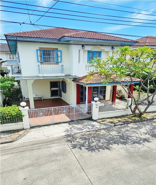 เกษตรนวมินทร์ 450ม.สุคนธสวัสดิ์28-36 เดอะวอล์ค บ้าน 2 ชั้น  37 ตร.วา.148 ตร.ม. พร้อมเฟอร์ฯ  3 นอน 2 น้ำ รพ.นวเวช 3.1 กม.