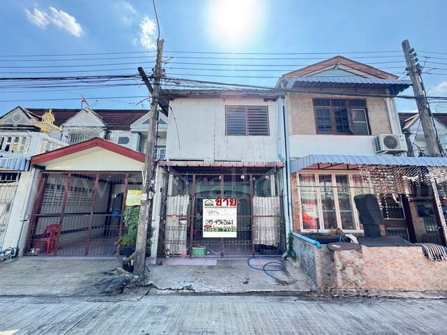 ทาวน์เฮ้าส์ รุ่งเรืองเฮ้าส์ พหลโยธิน 54 ทำเลดี เดินทางสะดวก