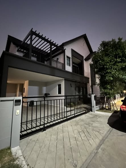 ให้เช่าบ้านเดี่ยว หมู่บ้านเซนโทร บางนา กม 7 เฟส 2 คะ ทำเลดี ใกล้เมกา บางนา รร คอนคอร์เดียน และ รร D-PREPตกแต่งเรียบร้อย พร้อมเข้าอยู่4 ห้องนอน 5 ห้องน้ำ ห้องครัว และ 1 ห้องแม่บ้าน และห้องน้ำแม่บ้านให้เช่าบ้านเดี่ยว หมู่บ้านเซนโทร บางนา กม 7 เฟส 2 คะ ทำเลดี ใกล้เมกา บางนา รร คอนคอร์เดียน และ รร D-PREPตกแต่งเรียบร้อย พร้อมเข้าอยู่4 ห้องนอน 5 ห้องน้ำ ห้องครัว และ 1 ห้องแม่บ้าน และ