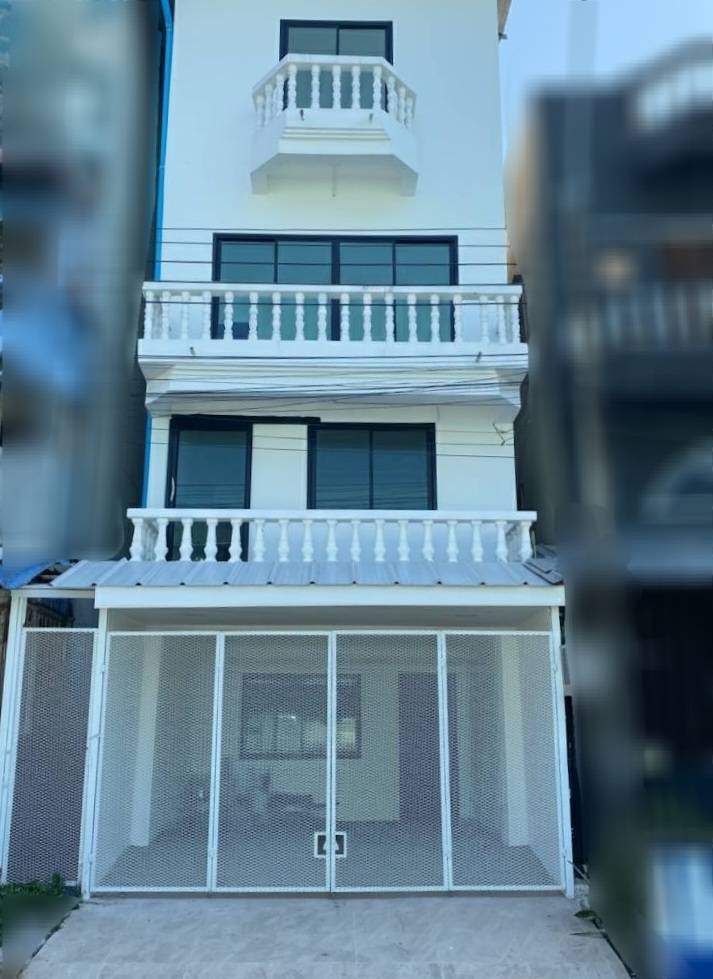 ขายทาวน์โฮม 4 ชั้น ขาย 1.79 ล้าน ฟรีโอน  8 ห้องนอน 5 ห้องน้ำซอยร่มเกล้า รีโนเวทใหม่ทั้งหลัง โรงเรียนสารสาสน์วิเทศร่มเกล้า