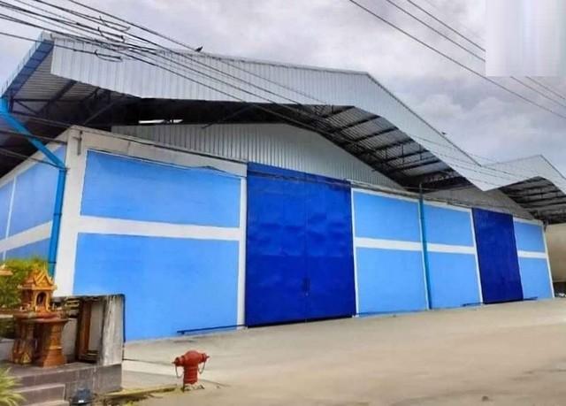 ให้เช่าโกดัง 1,100 ตร.ม. มีออฟฟิศ 2 ชั้น ซอยรุ่งโรจน์ แพรกษา ทำเป็นโรงงาน หรือที่เก็บสินค้าได้ราคาเช่า 120,000 บาท / เดือนที่ตั้ง ถนนพุทธรักษา ซอยรุ่งโรจน์ ตำบลแพรกษาใหม่ อำเภอเมืองสมุทรปราการ สมุทรปราการ 10540ติดต่อ : คุณภัสพงณ์ 0634098164Line : binkem22https://www.facebook.com/profile.php?id=61581484955548พื้นที่ใช้สอย 1,100 ตารางเมตร มี Office 2 ชั้น จำนวน 2 ห้องน้ำ- พื้นรับน้ำหนัก ได้ 3 ตัน / ตร.ม.- ไฟ 3 เฟส- ใช้เสียงได้- รถใหญ่เข้าออก�