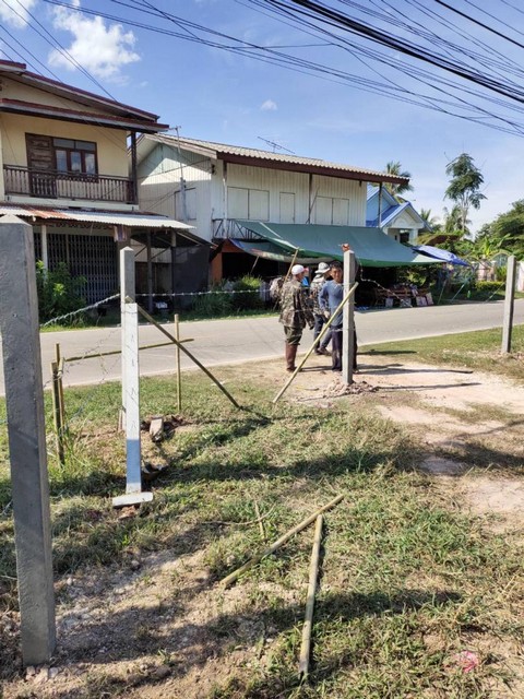 ขายที่ดิน ซอย 3 ต.พานพร้าว อ.ศรีเชียงใหม่ จ.หนองคาย ถนนริมโขงลดราคาเหลือ 1,700,000 หมายเหตุ โฉนดที่ดินพร้อมโอน ค่าโอนคนละครึ่ง ติดต่อ คุณช่อผกา โทร 0616198565 LINE 0616198565สำรอง LINE 0812523279 ส่งลิ้งก์ไว้ได้เลย- เนื้อที่ 149 ตารางวา 596 ตรม ด้านหน้กว้าง12.8ม ด้านหลังกว้าง 15.5ม ยาว45ม.-ถนน ริมโขง สงบสุขตลอดแนว อากาศดี ไปทางใต้ร้านอาหาร ลานเบิ่งเวียง วิวเมืองหลวงเวียงจันทร์ เป็นอำเภอที่น่าอยู่มาก เ