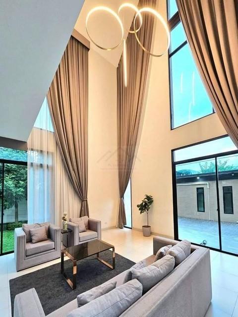 ขายบ้านหรู 2 ชั้น สไตล์ nordic บนเนื้อที่ 500 ตรว. รามอินทรา 117 พร้อมสระว่ายน้ำ ใกล้แฟชั่นไอร์แลนด์*** ราคาขาย 49,000,000 บาท (ลดจาก 59 ลบ) *** ราคานี้รวมเฟอร์นิเจอร์และของตกแต่งทั้งหมดติดต่อ คุณช่อผกา โทร 0616198565 LINE 0616198565สำรอง LINE 0812523279 ส่งลิ้งก์ไว้ได้เลยรหัส# T26-056บ้านหรู 2 ชั้น สไตล์ nordic รามอินทรา 117 พร้อมสระว่ายน้ำ- เนื้อที่ 500 ตารางวา (1 ไร่ 1 งาน)- พื้นที่ใช้สอยกว่า 900 ตารางเมตร- 3 ห้องนอน- 5 ห้องน้ำ- 2 ห�