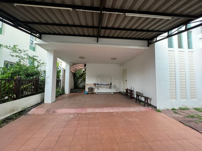 M3621บ้านเดี่ยว บ้านเลขที่ 99/39 ในโครงการเดอะกรีนการ์เด้น บางนา-ตราดถ.บางนา-ตราด ซอยบางนา-ตราด53ต.บางแก้ว อ.บางพลี จ.สมุทรปราการ 10540 รายละเอียดทรัพย์-บ้านเดี่ยว 2ชั้น -ขนาด 54ตร.ว.-อายุทรัพย์ 15 ปี-หน้าบ้านหันทางทิศใต้-3ห้องนอน  3 ห้องน้ำ- 1ห้องรับแขก - 2ห้องครัว - 2ที่จอดรถ -แอร์ 4ตัว  -เฟอร์นิเจอร์ ไม้สักครบชุด พิกัดตัวบ้านhttp://maps.google.com/?q=13.6538990349201,100.6815451000#บ้านราคาดี #บ้านบางนาตลาด #บ้านน่าซื�