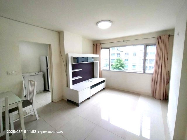 ขาย One Condo สุขุมวิท 67 1นอน 1น้ำ ขนาด51ตรม ชั้น4 เพียง 5 นาทีถึงBTSพระโขนง ::รายละเอียด::- พื้นที่ 51  ตรม.- ชนิด1 ห้องนอน 1 ห้องน้ำ- ชั้นที่ 4 ::สถานที่ใกล้เคียง::BTS พระโขนงโรงเรียน St.Andrewโรงเรียน นานาชาติเอกมัยราคา: 2,890,000บาท( ค่าธรรมเนียมการโอน 50/50)สนใจติดต่อ: BTL ESTATE AGENTS 0657095999Line: https://lin.ee/aeKXSB3LINE ID: @379zvtrkTel./Whatsapp: +66-65-709-5999,+66-81-456-1326Email: btlestateagents@gmail.com