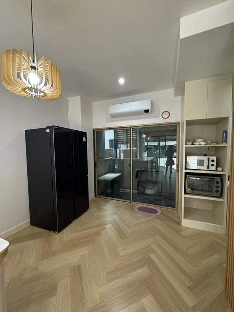 P603 ให้เช่าบ้านกลางเมือง พระราม 9-กรุงเทพกรีฑา  (ตัดใหม่) Baan Klang Muang Rama 9-New Krungthep Kreetha ถนนกาญจนาภิเษก 23ค่าเช่า 38,000 บาท/เดือน สัญญา 1 ปี ประกัน 2 เดือน ล่วงหน้า 1 เดือนติดต่อ คุณช่อผกา โทร 0616198565 LINE 0616198565สำรอง LINE 0812523279 ส่งลิ้งก์ไว้ได้เลย-ให้เช่าทาวน์โฮม – บ้านกลางเมือง พระราม 9–กรุงเทพกรีฑา ถนนกาญจนาภิเษก 23-ทาวน์โฮม 3 ชั้น พร้อมเฟอร์นิเจอร์ และเครื่องใช้ไฟฟ้า สามารถเข้าอยู่ได้เลย -ที่ดิน 18.5 �