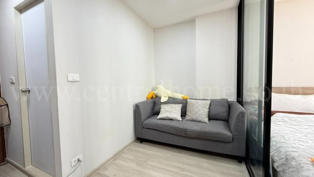 รหัสทรัพย์ : 6974ขาย และ ให้เช่า พลัมคอนโด สะพานใหม่ สเตชั่น ใกล้ BTS สะพานใหม่&nbsp;ที่ตั้ง :&nbsp;ซอยพหลโยธิน 52 แขวงคลองถนน เขตสายไหม กรุงเทพมหานคร 10220รายละเอียดทรัพย์&nbsp;- คอนโด Low Rise 8 ชั้น ห้องอยู่ชั้นที่ 7 อาคาร C ขนาดพื้นที่ 23.12 ตารางเมตร-&nbsp;1 ห้องนอน, 1 ห้องน้ำ, 1 ห้องนั่งเล่น พร้อมเคาน์เตอร์ครัว, 1 ที่จอดรถ-&nbsp;แอร์ 1 เครื่อง, ตู้เย็น, เตียง+ที่นอน, โต๊ะเครื่องแป้ง, โซฟา, ตู้เสื้อผ้า Built-in- �