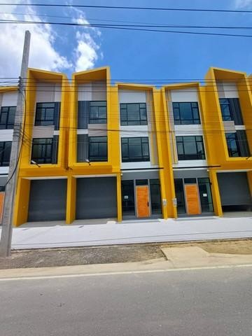 รหัสC7038 ให้เช่าโกดังสร้างใหม่ พร้อมออฟฟิศ 3ชั้น หลังมุม ย่านบางใหญ่ ซอยกัตนา นนทบุรี **ให้้เช่า**ราคาเช่า 60,000 บาท / เดือน ( สัญญาขั้นต่ำ 2 ปี ประกัน 2 เดือน ล่วงหน้า 1 เดือน )สนใจติดต่อโทร : 095-823 9789 คิทLine id : candy.456Line Add Friend : https://line.me/ti/p/rHhjrvhm_zโกดังสร้างใหม่ พร้อมออฟฟิศ หลังมุม ย่านบางใหญ่ ซอยกัตนา นนทบุรี เนื้อที่ 89 ตารางวา  พื้นที่ใช้สอย 450 ตารางเมตร พื้นที่สำนักงาน 324 ตารางเมตรพื้นที่โกดัง 1