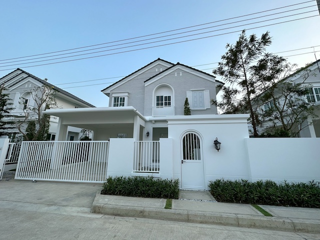 BH3857 ให้เช่าบ้านเดี่ยว ชัยพฤกษ์ บางนา กม.15 บ้านติดสวนส่วนกลาง ใกล้ Mega Bangnaติดต่อ Agent คุณบัว (Bua)Tel: 093-646-4597 LINE ID: Bua09390,000 บาท / เดือนให้เช่าบ้านเดี่ยวโครงการ ชัยพฤกษ์ บางนา กม.15 บ้านสวยทำเลดี ติดสวนส่วนกลาง บรรยากาศร่มรื่น เงียบสงบ เหมาะสำหรับอยู่อาศัยระยะยาว พร้อมสิ่งอำนวยความสะดวกครบครัน ใกล้แหล่งไลฟ์สไตล์ โรงเรียน และโรงพยาบาลรายละเอียดบ้านบ้านเดี่ยว 2 ชั้นที่ดิน 62.1 ตาราง�