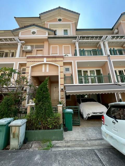 ให้เช่าทาวน์โฮม 4 ชั้น โครงการคริสตัล วิลล์ ซอยประดิษฐ์มนูธรรม 19 อยู่หลังเซ็นทรัลอีสต์วิลล์ราคาเช่า 65,000 บาท / เดือน ( ประกัน 2 เดือน ล่วงหน้า 1 เดือน )ที่ตั้ง ถนนประดิษฐ์มนูธรรม 19 แขวงลาดพร้าว เขตลาดพร้าว กรุงเทพมหานคร 10230ติดต่อ : คุณภัสพงณ์ 0634098164Line : binkem22https://www.facebook.com/profile.php?id=61581484955548เนื้อที่ 32 ตารางวา พื้นที่ใช้สอย 280 ตารางเมตร จำนวน 4 ชั้น 3 ห้องนอน 4 ห้องน้ำมี 1 ห้องนั่งเล่น 1 ห้องครัว �