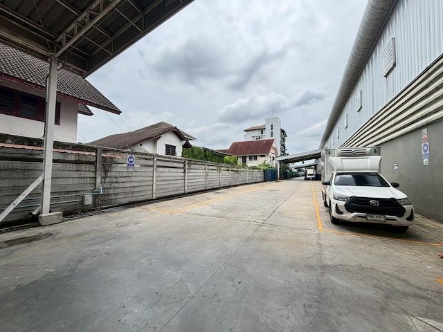 ให้เช่าโกดังคลังสินค้า 1200 ตารางเมตร ย่านประชาชื่น บางซื่อ ใกล้ รพ.เกษมราษฎร์ ประชาชื่นโกดังทำเลเมืองแบบนี้ เหมาะสำหรับผู้ประกอบการที่ต้องการพื้นที่ใกล้ CBD และระบบขนส่งครบครันราคาเช่า 280 บาท / ตารางเมตร ( สัญญาขั้นต่ำ 3 ปี ประกัน 3 เดือน ล่วงหน้า 1 เดือน )ที่ตั้ง ถนนประชาชื่น แขวงวงศ์สว่าง เขตบางซื่อ กรุงเทพมหานคร 10800ติดต่อ : คุณภัสพงณ์ 0634098164Line : binkem22https://www.facebook.com/profile.php?id=61581484955548�