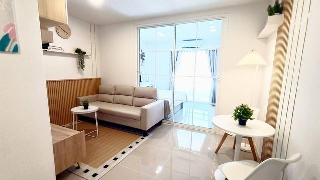 ขายคอนโด 32 ตร.ม. ตึก A ชั้น 8 โครงการสตูดิโอวัน ซ.ลาดพร้าว102 ใกล้ BTS ลาดพร้าว 83 ใกล้เลียบด่วนราคาขาย 1,190,000 บาท ( รวมโอน )ที่ตั้ง ถนนลาดพร้าว ซอยลาดพร้าว 102 แขวงพลับพลา เขตวังทองหลาง กรุงเทพมหานคร 10310ติดต่อ : คุณภัสพงณ์ 0634098164Line : binkem22https://www.facebook.com/profile.php?id=61581484955548พื้นที่ใช้สอย 32 ตารางเมตร อาคาร A ชั้น 8 จำนวน 1 ห้องนอน 1 ห้องน้ำ 1 ห้องครัว+ระเบียง แอร์ 1 เครื่อง เฟอร์นิเจอร์ครบพร้อมอยู่ภายในโครงก�