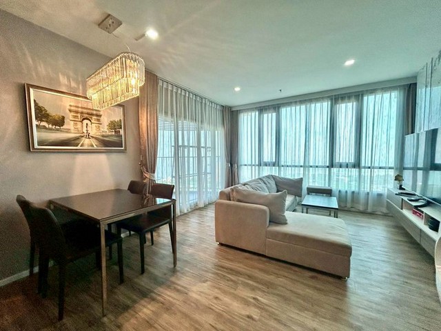 TEL : 092-288 9359 คุณดนิตาLine : https://line.me/ti/p/yxo92dHWP1รายละเอียด : เนื้อที่ขนาด 62.8 ตรม. ชั้น 32 วิวทะเล 2 ห้องนอน 2 ห้องน้ำ 1 ห้องนั่งเล่น 1 ห้องครัว1 ระเบียงชมวิวทะเลเฟอร์นิเจอร์ : - เตียง+ที่นอน+ชุดเครื่องนอน- ตู้เสื้อผ้า- โต๊ะเครื่องแป้ง- โซฟาพร้อมโต๊ะกลาง- โต๊ะกินข้าวพร้อมเก้าอี้เครื่องใช้ไฟฟ้า :- แอร์ 3 เครื่อง- ทีว- ตู้เย็น- เครื่องทำน้ำอุ่น- เครื่องซักผ้า- ไมโครเวฟสิ่งอำนวยความสะดวก : ลิฟต์ �