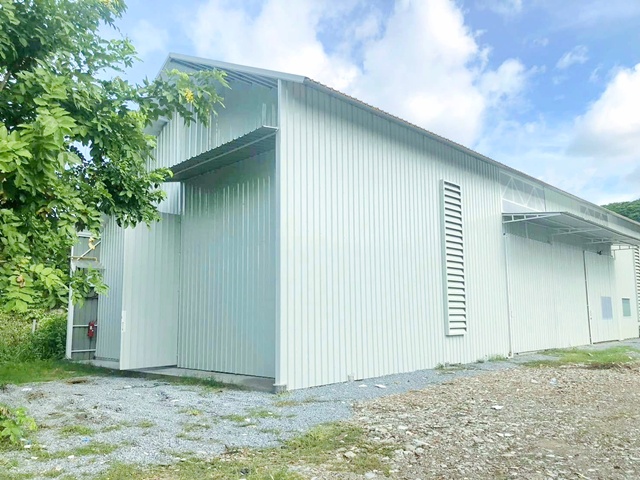 รถคอนเทนเนอร์ 20 ฟุต ลาดพร้าว85-95 ให้เช่าโกดัง  รร.นานาชาติ KIS 2.8 กม.MRT มหาดไทย 1.9 กม. สภาพใหม่พร้อมออฟฟิศ 66 ตร.วา. 265 ตร.ม.รองรับธุรกิจสำนักงาน และคลังสินค้า 34,998 B-M. ถนนกว้าง เข้าออกได้สะดวก ระบบไฟฟ้า 3 เฟส จอดรถได้หลายคัน เดอะมอลล์ บางกะปิ 2.9 กม.แหล่งช้อปปิ้ง เดินทางสะดวก ถ.ลาดพร้าว20 foot container trucks 265 sq.m. Lat Phrao 85-95 Warehouse for rent 1.9 km. from MRT Mahathai Station Ladprao area. KIS International School 2.8 km. away. Brand new condition with office space 66 sq.wa Suitable for office and warehouse businesses. 34,998 B-M. Wide 