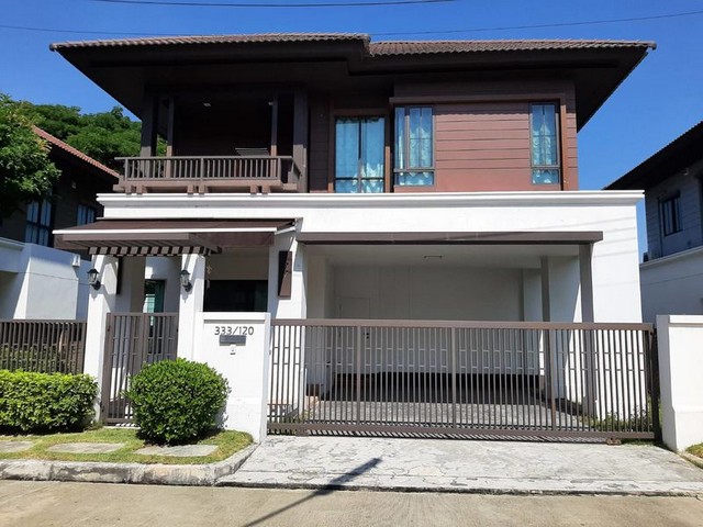 ขาย / ให้เช่า บ้านเดี่ยว 3 ห้องนอน โครงการเศรษฐสิริทำเลถนนเชียงใหม่–แม่โจ้ ใกล้ตลาดรวมโชค เชียงใหม่บ้านเดี่ยวคุณภาพในโครงการระดับมาตรฐาน เหมาะทั้งอยู่อาศัยเองและลงทุนปล่อยเช่า ทำเลเดินทางสะดวก ใกล้โรงเรียนนานาชาติและแหล่งไลฟ์สไตล์ รายละเอียดทรัพย์ขนาดที่ดิน 55 ตร.ว.3 ห้องนอน  3 ห้องน้ำแอร์ 4 เครื่องเครื่องทำน้ำอุ่น 2 เครื่องที่จอดรถในบ้านสภาพดี พร้อมเข้�