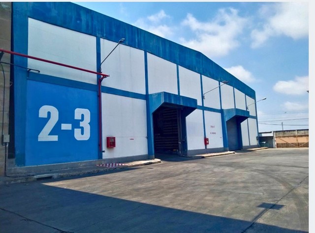 RK0796 ให้เช่าโกดัง โรงงาน 1,000 ตร.ม. –36,00  ตร.ม.สำโรงกลาง อำเภอพระประแดง เหมาะทำโรงงานศูนย์กระจายสินค้าหรือคลังสินค้าติดต่อAgent  : คุณเด่นชัย                  : 09-8481-8989                  :06-2839-4747 ID Line        :0984818989                   : https://line.me/ti/p/ezz8HbMifzWhatsApp   :+66984818989          : แอดไลน์ แคปหน้าจอสอบถามได้เลยครับโรงงาน  สำโรงกลาง อำเภอพระประแดง- พื้นที่โกดัง: 1,000 ตร.ม. –36,00  ตร.ม.- ขนาดตัวโกดัง: หลังคาสูง 10-12 เมตร รองรับน้ำหนัก 5 ตัน - รถเทรลเลอร์ เข้าออ�