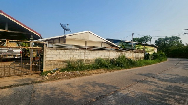 ขายบ้านพร้อมที่ดิน บ้านโจด จังหวัดขอนแก่นที่ตั้ง : ตำบลบ้านเป็ด อำเภอเมือง จังหวัดขอนแก่น 40000ขนาดที่ดิน : เนื้อที่ 210 ตารางวารายละเอียด-เหมาะกับการอยู่อาศัย และทำร้านค้าต่างๆ-ใกล้หมู่บ้านต่างๆมากมาย-เดินทางสะดวกทั้งเลี่ยงเมืองและเข้าตัวเมืองสถานที่ใกล้เคียง :-สนามบินขอนแก่น-มหาวิทยาลัยภาคตะวันออก-บึงหนองโคตร-มหาวิทยาลัยขอนแก่น-ประตูน้ำขอนแก่นขายราคา 4