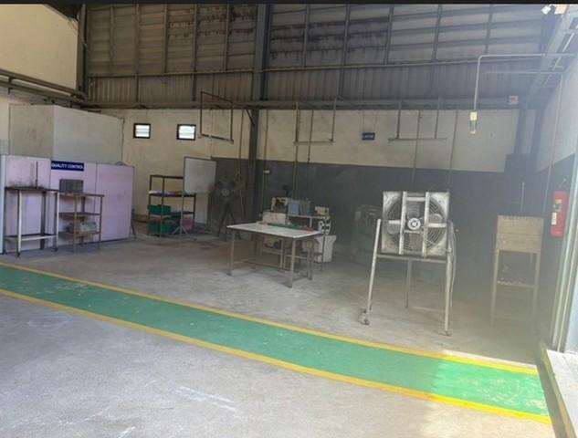 ให้เช่าโกดัง พื้นที่สีเหลือง ขอใบ รง.4 ได้ ตำบลแพรกษาใหม่ อำเภอเมืองสมุทรปราการ สมุทรปราการราคาเช่า 90,000 บาท / เดือน ( ราคาแบ่งเช่า )ราคาเช่า 130,000 บาท / เดือน ( ราคาเช่าเต็มพื้นที่ )ที่ตั้ง ตำบลแพรกษาใหม่ อำเภอเมืองสมุทรปราการ สมุทรปราการติดต่อ : คุณภัสพงณ์ 0634098164Line : binkem22https://www.facebook.com/profile.php?id=61581484955548พื้นที่ใช้สอยทั้งหมด 1,600 ตารางเมตร พื้นที่ใช้สอยโกดัง 800 ตารางเมตร พร้อมลานจอดรถราค