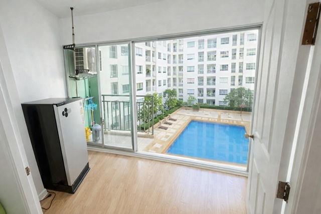 เซนทรัลรามอินทรา 100ม. BTS วัดพระศรีมหาธาตุ 450 ม. ให้เช่าคอนโดลุมพินี วิลล์ รามอินทรา หลักสี่ ห้องชั้นสูง 31 ตร.ม.วิวโล่ง 8,999 B-M. ทำเลศักยภาพย่านรามอินทรา เดินทางสะดวก รร.นานาชาติ KPIS 2.8 กม. เหมาะสำหรับอยู่อาศัย นักศึกษา สิ่งอำนวยความสะดวกครบ ระบบรักษาความปลอดภัยดี บรรยากาศน่าอยู่ ถ.รามอินทรา Central Ramintra 100m. BTS WatPhraSiMahathat 450m. Condo for rent Lumpini Ville Ramintra Laksi 31sq.m. high floor unobstructed view 8,999 B-M. prime location in Ramintra area convenient transportation KPIS International Sc