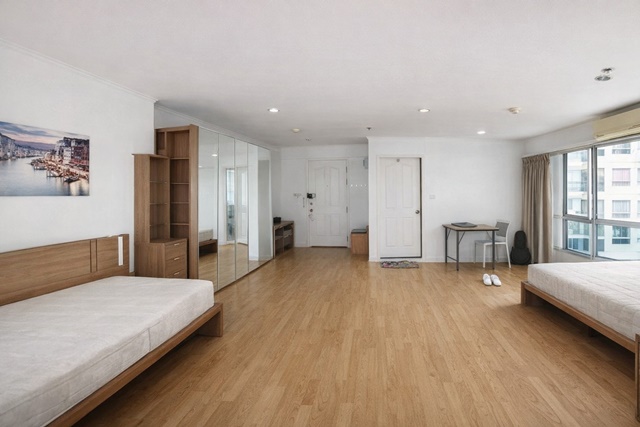 BTS วัดพระศรีมหาธาตุ 450 ม. ให้เช่าคอนโดลุมพินี วิลล์ รามอินทรา หลักสี่ เซนทรัลรามอินทรา 100ม. ห้องชั้นสูง 31 ตร.ม.วิวโล่ง 8,998B-M. ทำเลศักยภาพย่านรามอินทรา เดินทางสะดวก รร.นานาชาติ KPIS 2.8 กม. เหมาะสำหรับอยู่อาศัย นักศึกษา สิ่งอำนวยความสะดวกครบ ระบบรักษาความปลอดภัยดี บรรยากาศน่าอยู่ ถ.รามอินทรา BTS WatPhraSiMahathat 450m. Condo for rent Lumpini Ville Ramintra Laksi 31sq.m. Central Ramintra 100m. high floor unobstructed view 8,998B-M. prime location in Ramintra area convenient transportation KPIS International Scho