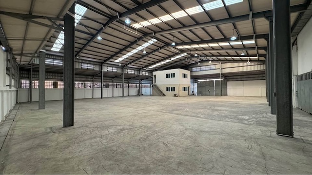 BST1012 ให้เช่าโกดัง 840 ตร.ม. กลางเมือง ซอยลาดพร้าว 87 ใกล้ทางด่วนเอกมัย–รามอินทราติดต่อ Agent คุณบัว (Bua)Tel: 093-646-4597 LINE ID: Bua093ค่าเช่า 135,000 บาทต่อเดือนให้เช่าโกดังพร้อมสำนักงาน พื้นที่ขนาดใหญ่ 840 ตารางเมตร ทำเลใจกลางเมือง ซอยลาดพร้าว 87 แยก 3 เดินทางสะดวก เข้าออกได้หลายเส้นทาง ใกล้ถนนลาดพร้าว ถนนประดิษฐ์มนูธรรม และทางด่วน เหมาะสำหรับคลังสินค้า ศูนย์กระจายสินค้า ธุรกิจออนไลน์ หรื�