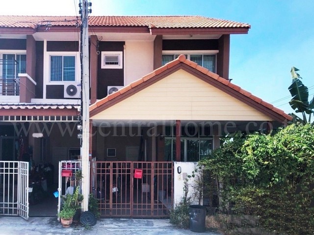 รหัสทรัพย์ 7035ทาวน์เฮ้าส์ พนาสนธิ์ วิลล่า คลอง 4 - ลำลูกกา&nbsp;หลังริมที่ตั้ง :&nbsp;ตำบลลาดสวาย อำเภอลำลูกกา จังหวัดปทุมธานี 12150รายละเอียดทรัพย์- ทาวน์เฮ้าส์ 2 ชั้น เนื้อที่ 22 ตารางวา พื้นที่ใช้สอย 100 ตารางเมตร- 3 ห้องนอน, 3 ห้องน้ำ, 1 ที่จอดรถ- พื้นชั้นล่างปูแกรนิตโต้ / พื้นชั้นบนปูลามิเนต- ติดตั้งม่าน, มุ้งลวด, เหล็กดัด เรียบร้อยทั้งหลัง-&nbsp;พร้อมแท้งค์น้ำ+ปั๊มน้ำ และหลังคาโร�