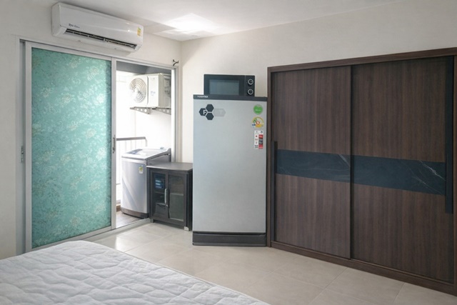 ARL หัวหมาก 430ม. ปล่อยเช่าคอนโดอัสสกาญจน์ เพลส ศรีนครินทร์ 1 นอน 1 น้ำ MRT ศรีนครินทร์ 700 ม. และแหล่งชุมชน เดินทางสะดวก ขนาด 28 ตร.ม. รร.นานาชาติ เซนต์ แอนดรูว์ กรุงเทพฯ 2.4 กม.เหมาะอยู่อาศัย  8,999 B-M. พร้อมเข้าอยู่ทันที บรรยากาศสงบARL HuaMak 430m. Condo for rent Assakarn Place Srinakarin 1bed 1bath MRT Srinakarin 700m close to community amenities 28 sq.m 2.4 km from St Andrews International School Bangkok Suitable for living 8,999 B-M Ready to move in immediately Peaceful atmosphereถ.ศรีนครินทร์ แขวงพัฒนาการ เขตสวนหลวง กรุงเทพมหานคร คอนโด�