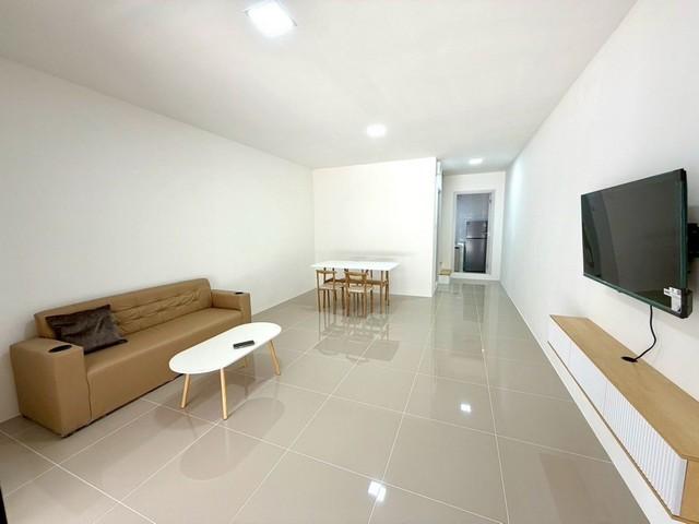 ให้เช่าทาวน์เฮาส์ 2 ชั้น หมู่บ้านmaple ราชมงคล คลอง 6 บ้านใหม่ไม่เคยเข้าอยู่ ใกล้มหาวิทยาลัยเทคโนโลยีราชมงคลธัญบุรีสนใจติดต่อ คุณเม 084-5928945 คุณก้อง 095-478-7456 Line id : kong.plให้เช่าทาวน์เฮาส์ 2 ชั้น เนื้อที่ 16 ตารางวา พื้นที่ใช้สอย 99 ตารางเมตร 2 ห้องนอน 2 ห้องน้ำ 1 ห้องครัว 1ห้องนั่งเล่น แอร์ 3 ตัว เฟอร์นิเจอร์ + เครื่องใช้ไฟฟ้าครบ มีหลังคาจอดรถ จอดรถได้ 2 คันโครงการมีคีย์การ์ด สระว่าย�