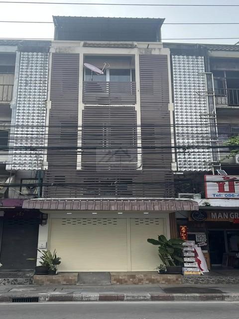 ขายอาคาร 5 ชั้น ย่านเหม่งจ๋าย ถนนประชาอุทิศ ใกล้ร้านอาหารนาทอง เหมาะอยู่อาศัย , Air BnB หรือโฮมออฟฟิศ ** ไม่รับร้านอาหาร **ราคาขาย 8,500,000 บาท ( ต่อรองได้ )ราคาเช่า 65,000 บาท / เดือน ( สัญญาขั้นต่ำ 1 ปี ประกัน 150,000 บาท )ที่ตั้ง ถนนประชาอุทิศ แขวงสามเสนนอก เขตห้วยขวาง กทม 10310ติดต่อ : คุณภัสพงณ์ 0634098164Line : binkem22https://www.facebook.com/profile.php?id=61581484955548เนื้อที่ 16 ตารางวา พื้นที่ใช้สอย 385 ตารางเมตร จำนวน 5 ชั้น 6 ห้องนอน 4 �