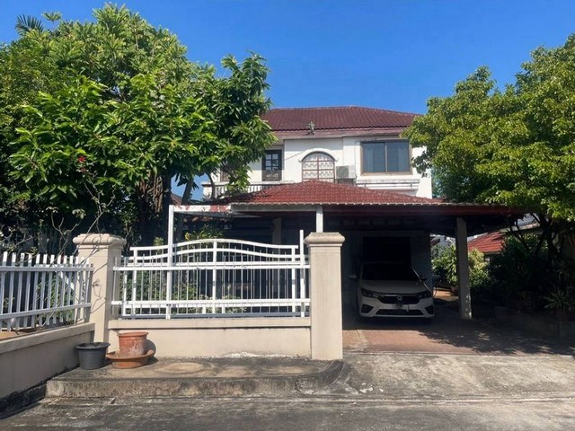 ขายเพียง 3.19 ล้าน #สีวลี1 #แลนด์แอนด์เฮ้าส์ บ้านเดี่ยว 2 ชั้น ทำเลดี บ้านน่าอยู่ เฟอร์ไม้สักแท้ + เครื่องใช้ไฟฟ้าครบ เดินทางสะดวก พร้อมเข้าอยู่ทันทีรายละเอียดบ้านที่ดิน 76 ตารางวา3 ห้องนอน | 2 ห้องน้ำเฟอร์นิเจอร์ ไม้สักแท้ทั้งหลังแถม เครื่องใช้ไฟฟ้าทั้งหมดราคาขายเพียง 3.19 ล้านบาทฟรีค่าโอนทั้งหมดสิ่งอำนวยความสะดวกในโครงการคลับเฮาส์สระว่ายน้ำฟิตเนสสวนส่วนกลาง 