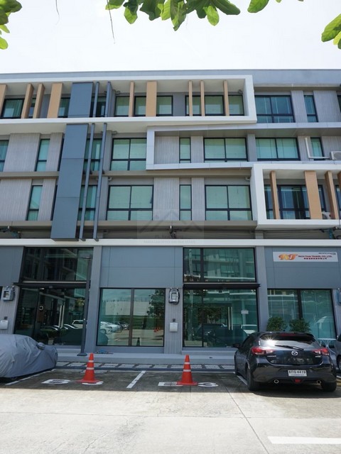 ให้เช่าโฮมออฟฟิศ 4 ชั้น ห้องมุม  363 ตรม. โครงการ Nirvana@Work ลาดพร้าว–เกษตรนวมินทร์ ใกล้โรงเรียนเลิศหล้า เกษตร–นวมินทร์*** ราคาเช่า 75,000 บาท/เดือน ติดต่อ:: ชยา โทร/ID Line:: 0942823961   Link Line:: https://line.me/ti/p/3xFA1An8Kcรหัส# T25-919Home Office Type B โครงการ Nirvana@Work ลาดพร้าว–เกษตรนวมินทร์• หน้ากว้างอาคาร: 6 เมตร• ที่ดิน: 25 ตารางวา• พื้นที่ใช้สอย: 363 ตารางเมตร• 1 ห้องนอน• 4 ห้องน้ำ• 2 ที่จอดรถส่วนตัวหน้าตึก• สภาพอาคาร: ดีมาก พร้อมใช�